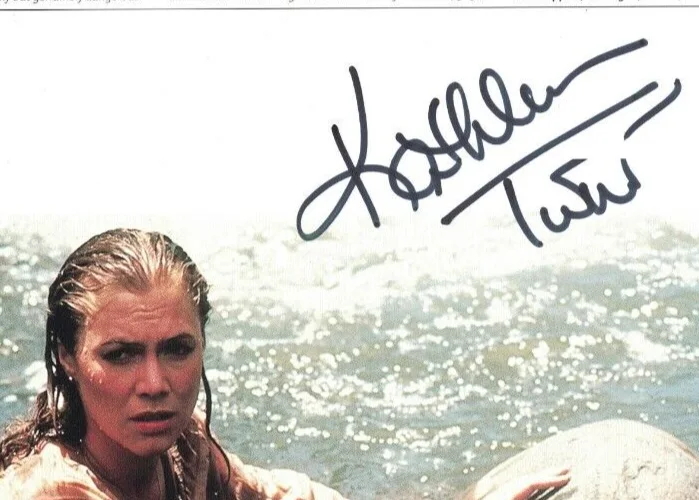 Kathleen Turner — KATHLEEN TURNER JSA Autographed 10X11 Romancing The Stone Photo FREE SHP not PSA, изображение 2