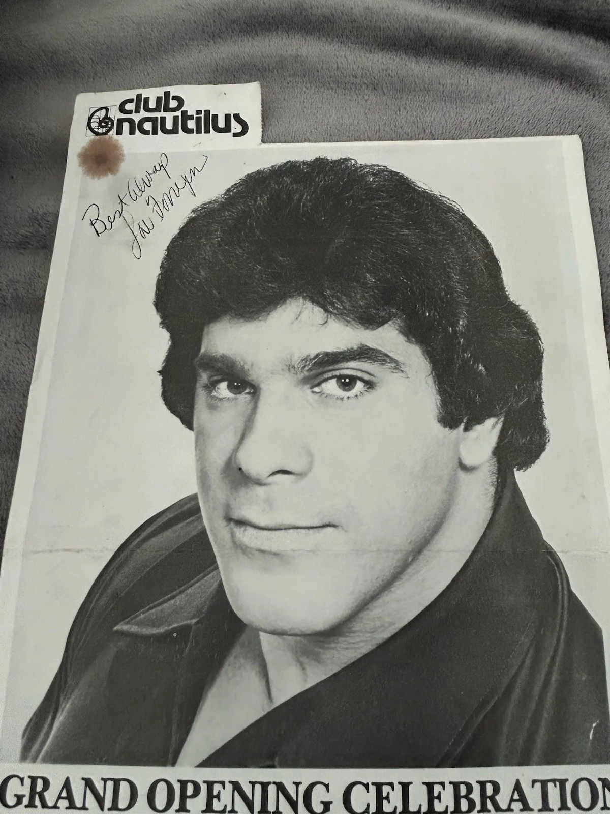 Lou Ferrigno — Lou Ferrigno Signed Club Nautilus Grand Opening Poster Utica NY 1985 The Hulk, изображение 2
