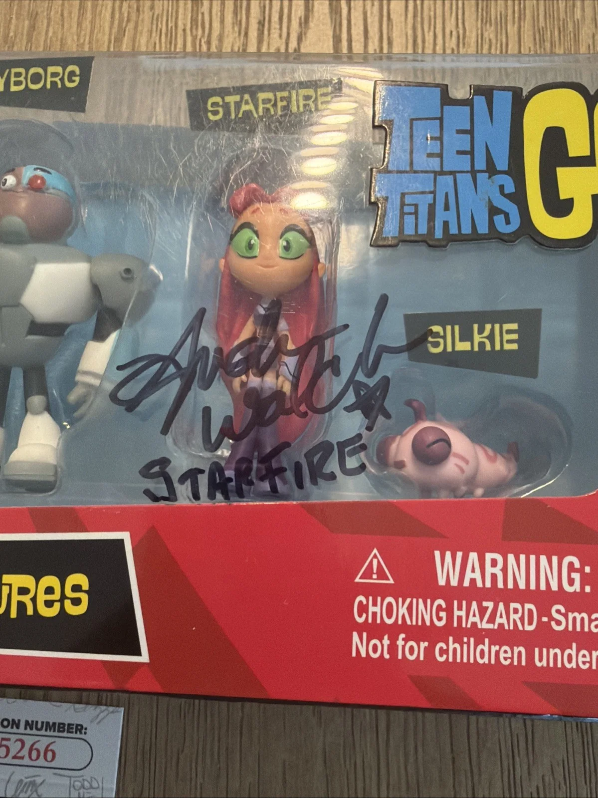 Hynden Walch Signed Teen Titans Go 6 Pack Figures Starfire JSA Auto NIB, изображение 3
