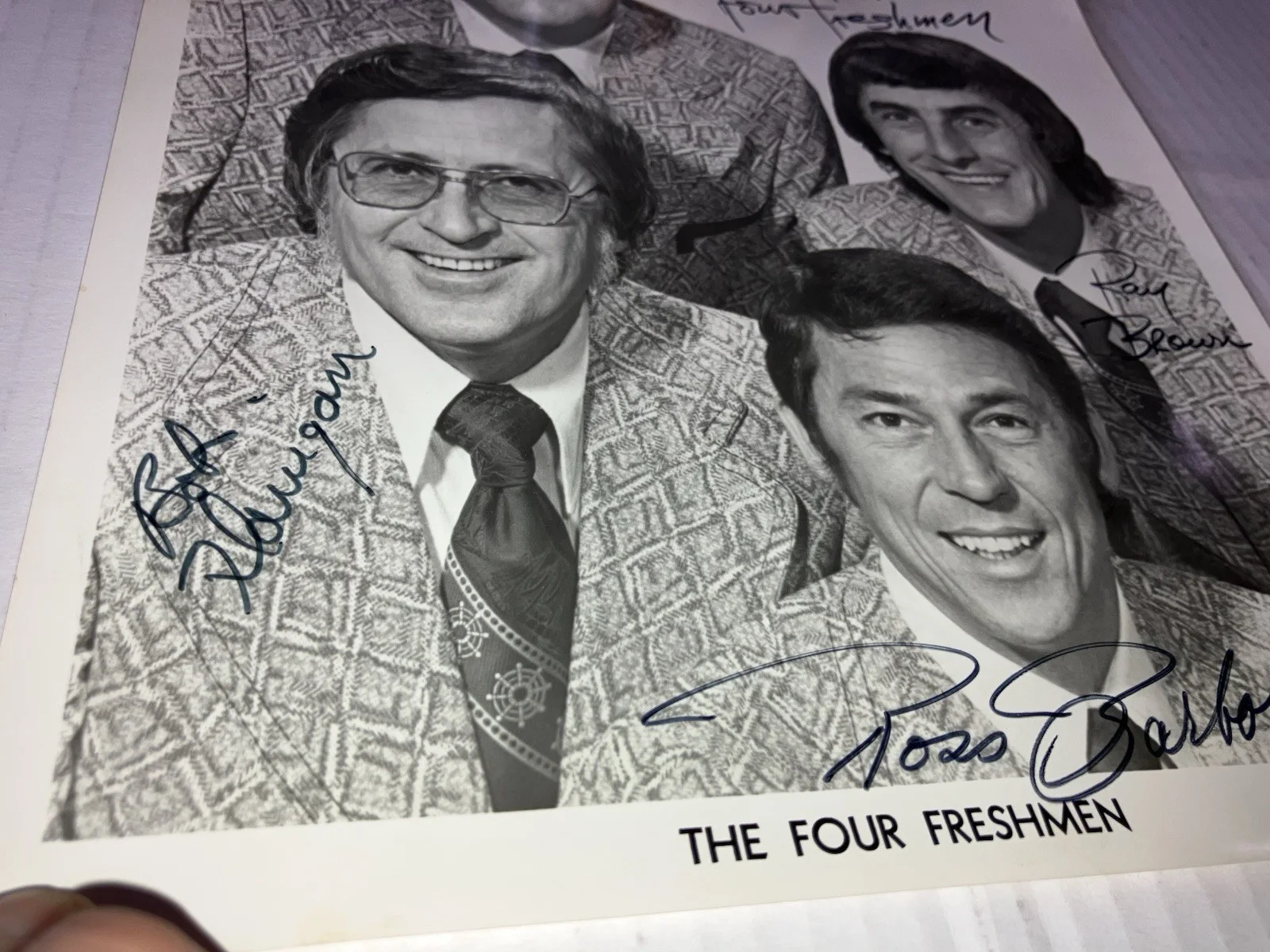 THE FOUR FRESHMAN Signed B&W Promo Photograph autographed to Candi, изображение 5