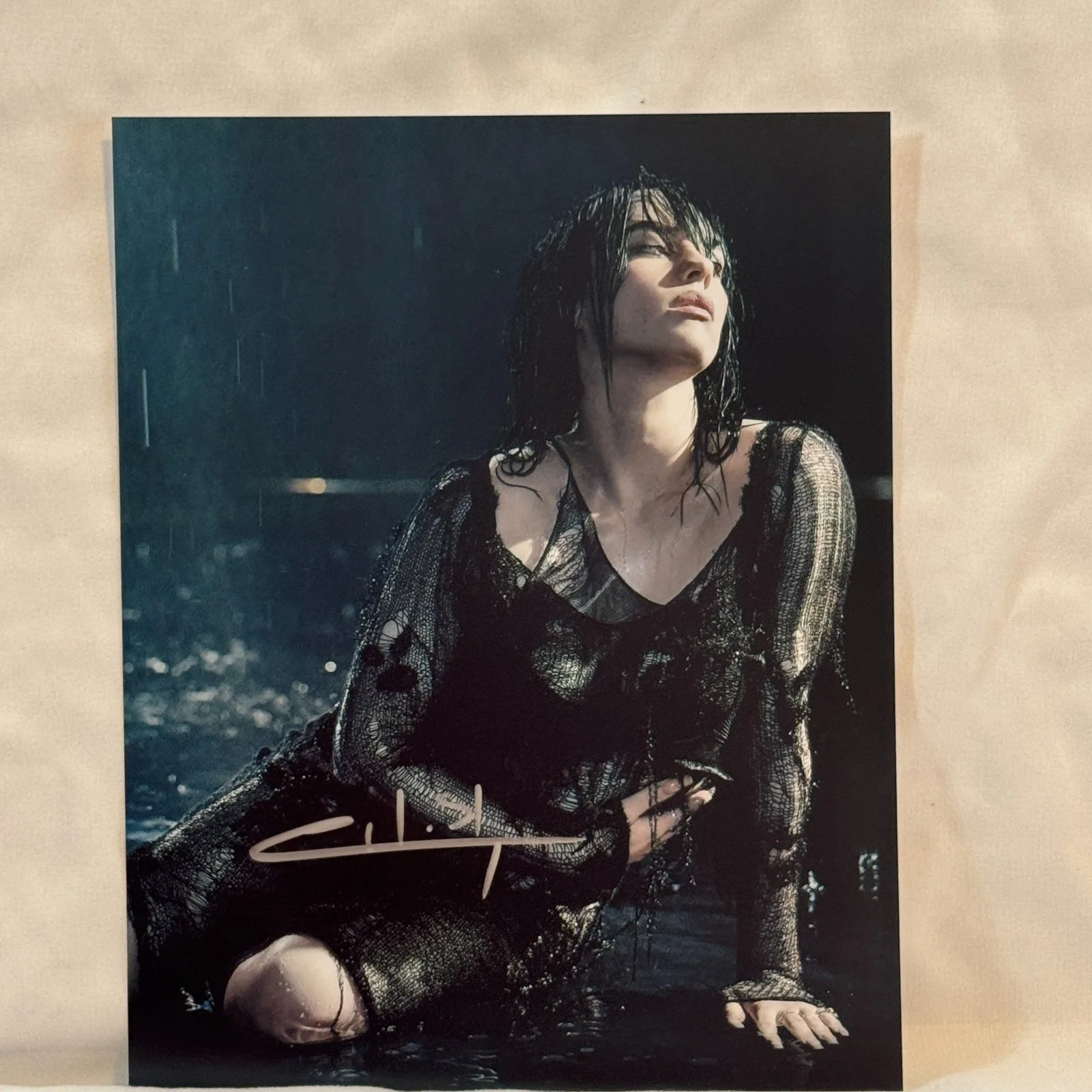 Billie Eilish Signed Autographed 8x10 Photograph Auto Photo Authentic with COA, image 2