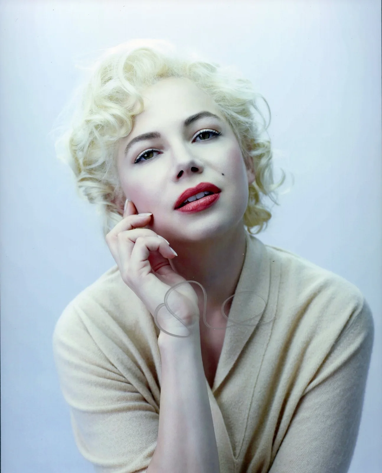 Michelle Williams — MICHELLE WILLIAMS 8x10 GLOSSY COLOR PHOTO - W/COA