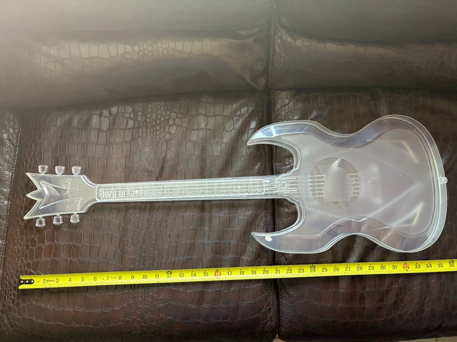 Slash Autographed Official Air Guitar 12in. X 36in. PAAS COA 953, изображение 5