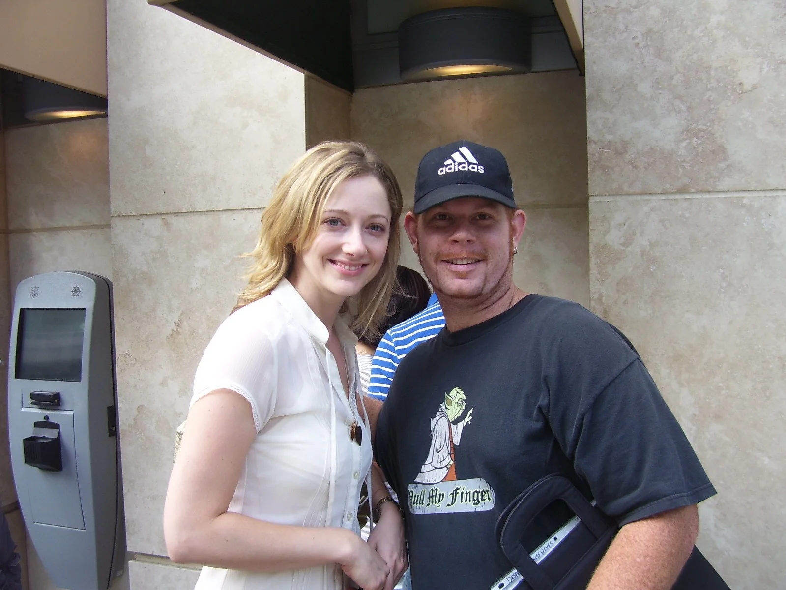 JUDY GREER — Judy Greer Jurassic World matted signed index card with photo 11x17 #1 Karen, изображение 4