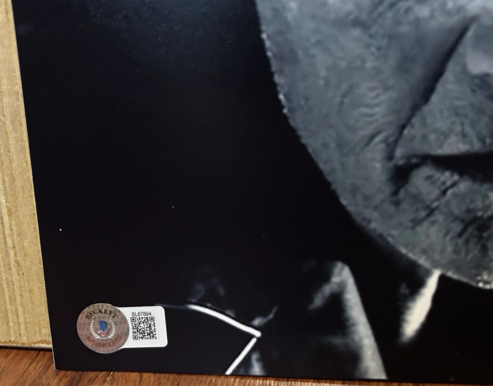 RUTGER HAUER SIGNED SIN CITY CARDINAL ROARK 8X10 PHOTO B BECKETT BAS, изображение 2