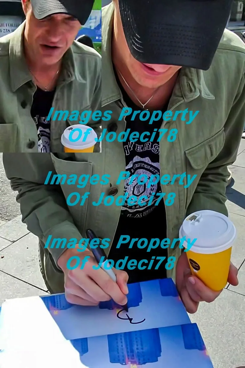 Brandon Flowers Signed Autographed HOT FUSS Vinyl Album EXACT Proof JSA, изображение 3
