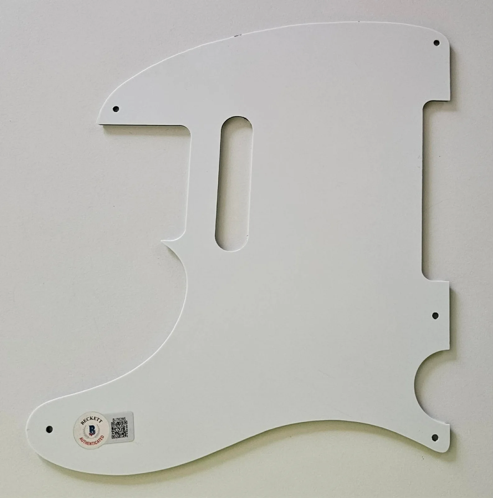 Flava Flav Chuck D — CHUCK D FLAVA FLAV SIGNED PICKGUARD PUBLIC ENEMY AUTO RARE BECKETT BAS BJ76285, изображение 2