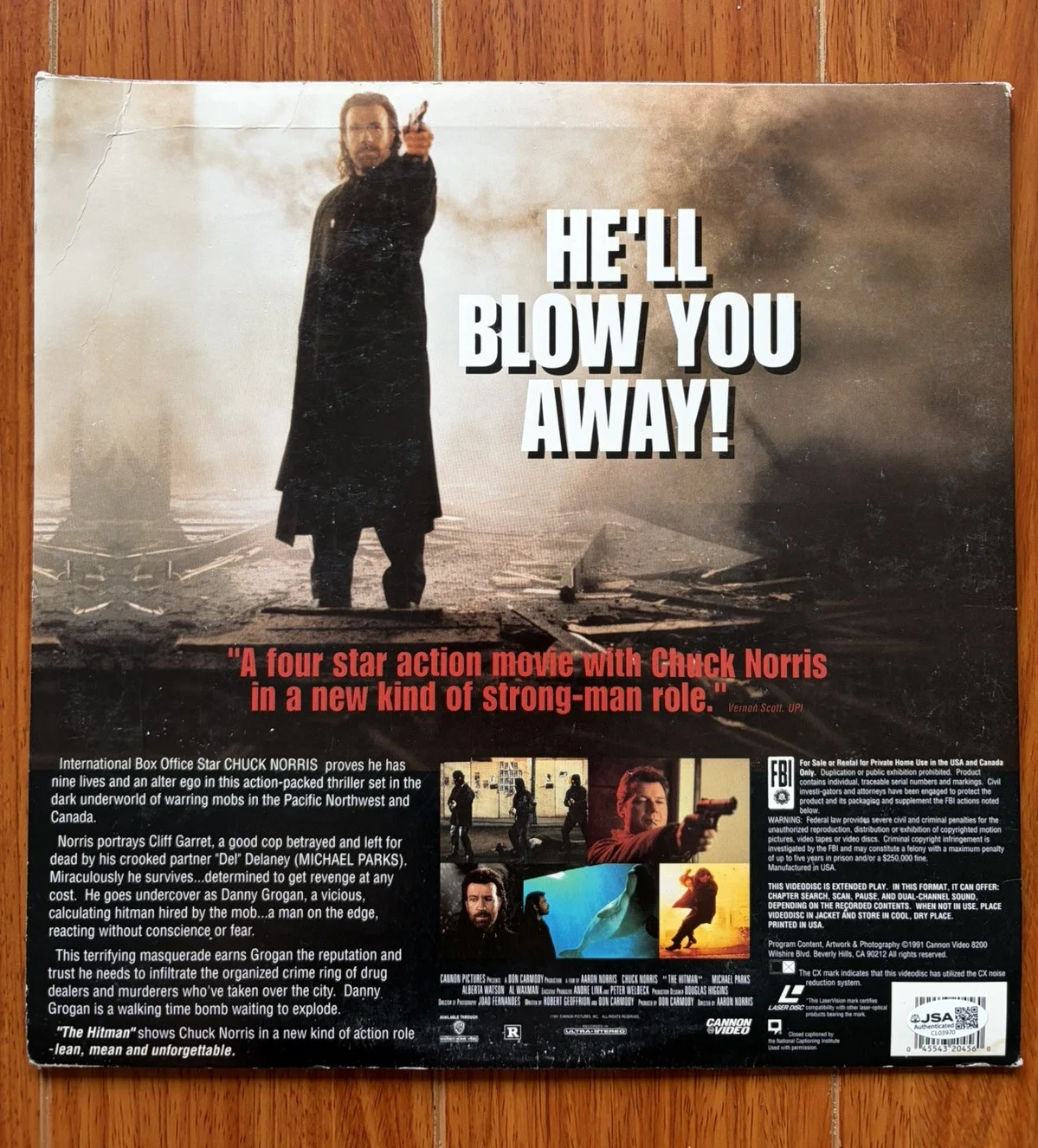 Chuck Norris AUTO Autographed Signed Laser Disc The HITMAN Movie JSA LEGEND, изображение 2