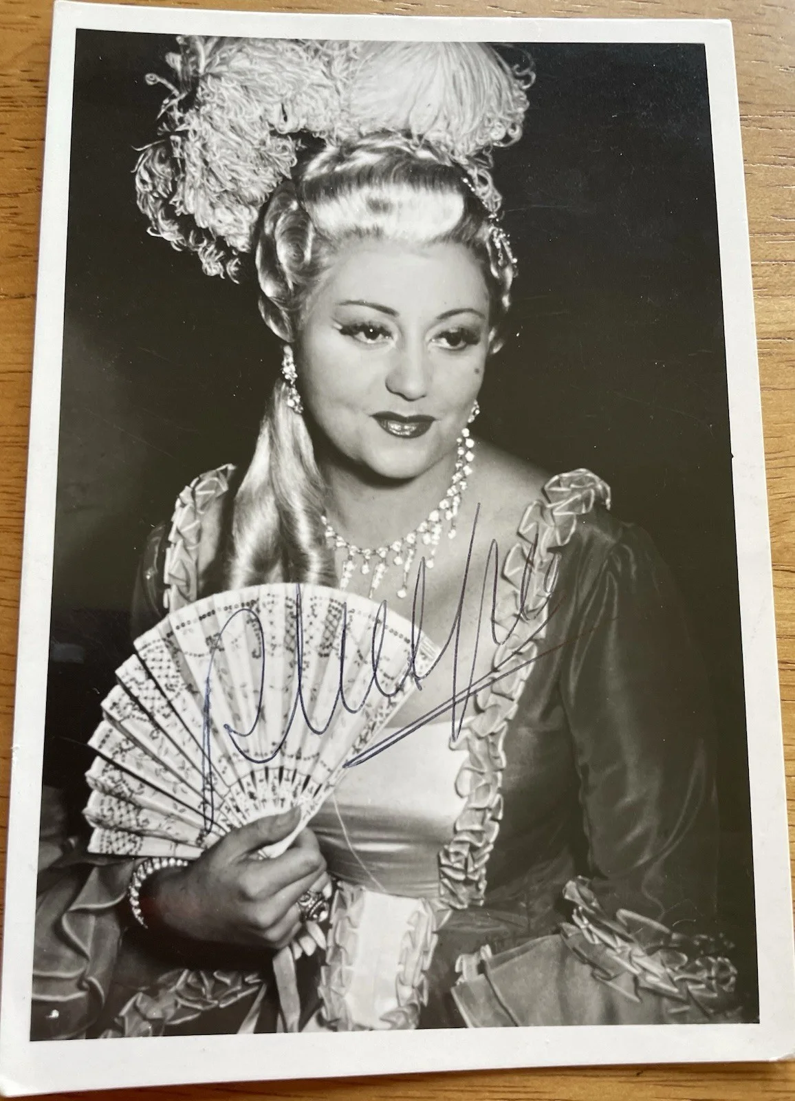 French Opera Soprano Regine Crespin Autographed Photo "Rosenkavalier", image 2