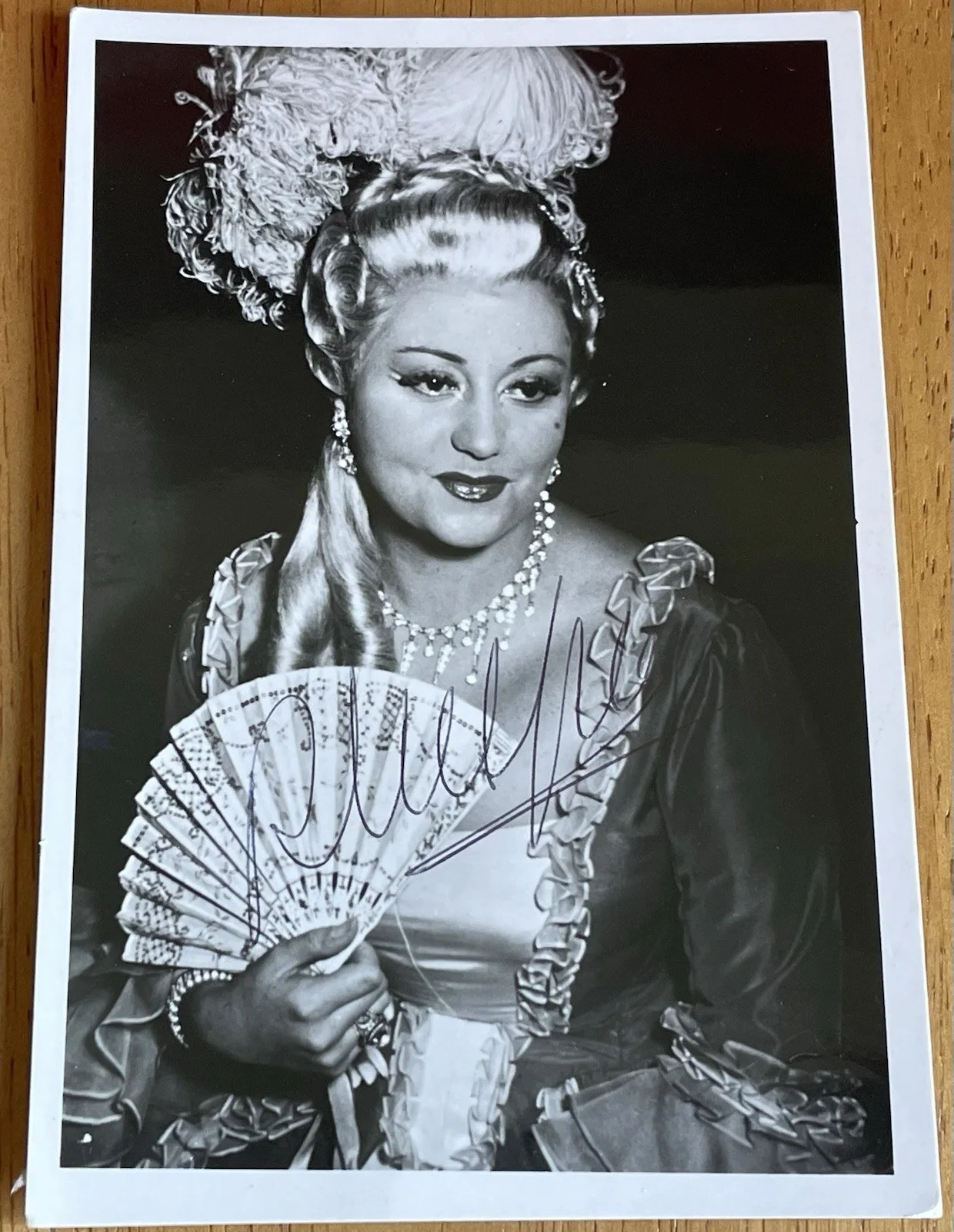 French Opera Soprano Regine Crespin Autographed Photo "Rosenkavalier", image 3