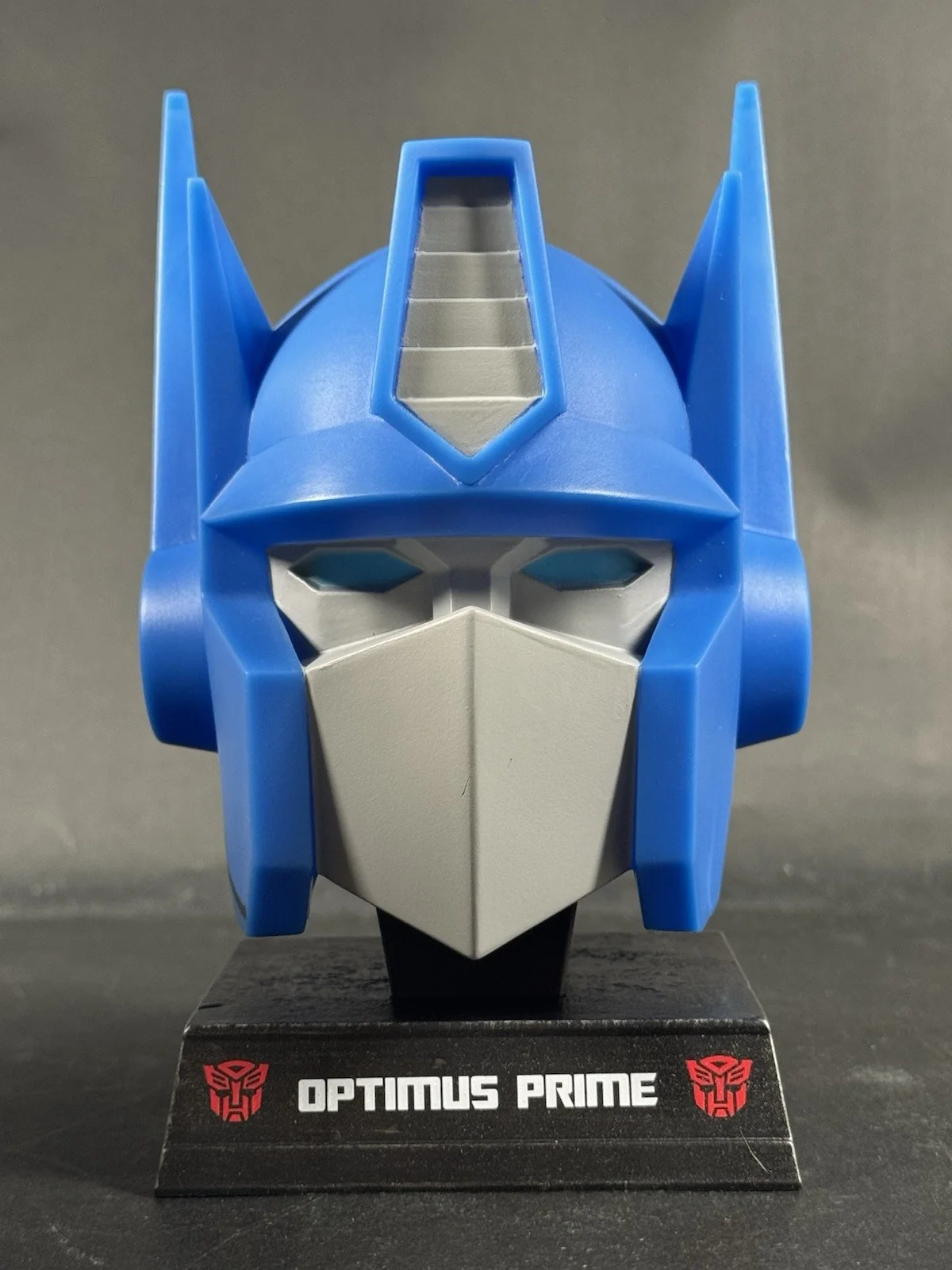 Peter Cullen — PETER CULLEN SIGNED OPTIMUS PRIME MCFARLANE 1:3 REPLICA BUST BECKETT WITNESS, изображение 2
