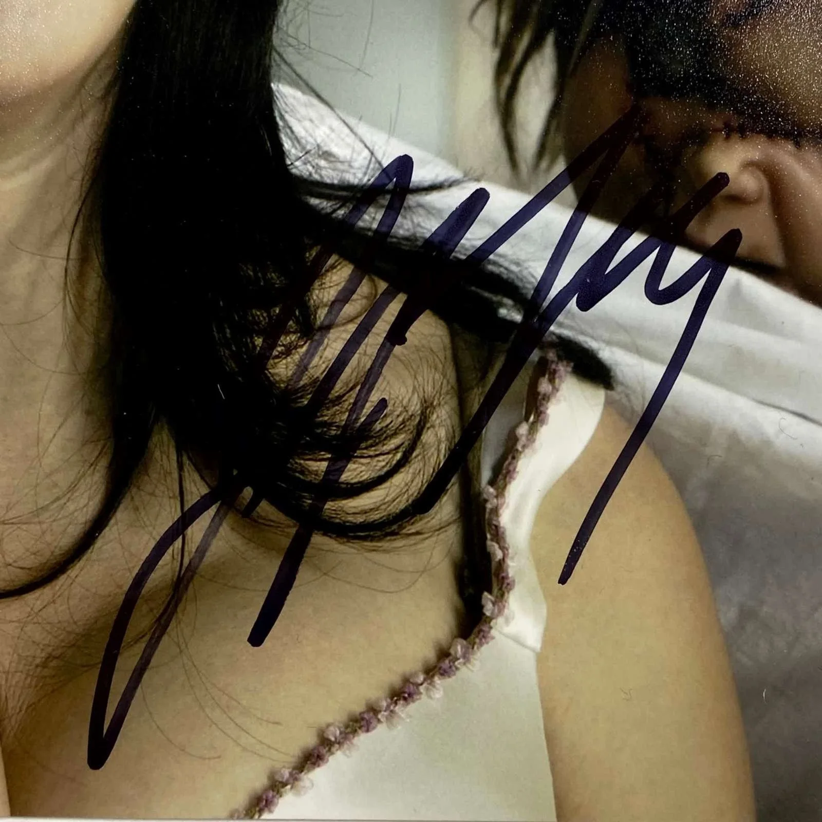 Jennifer Tilly — Jennifer Tilly signed Bride of Chucky 8x10 Photo autograph JSA, image 2