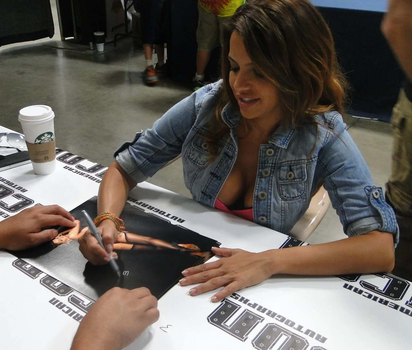 Vida Guerra — Vida Guerra Signed 11x14 Photo BAS COA July 2006 Playboy Magazine Picture Auto Y, изображение 4
