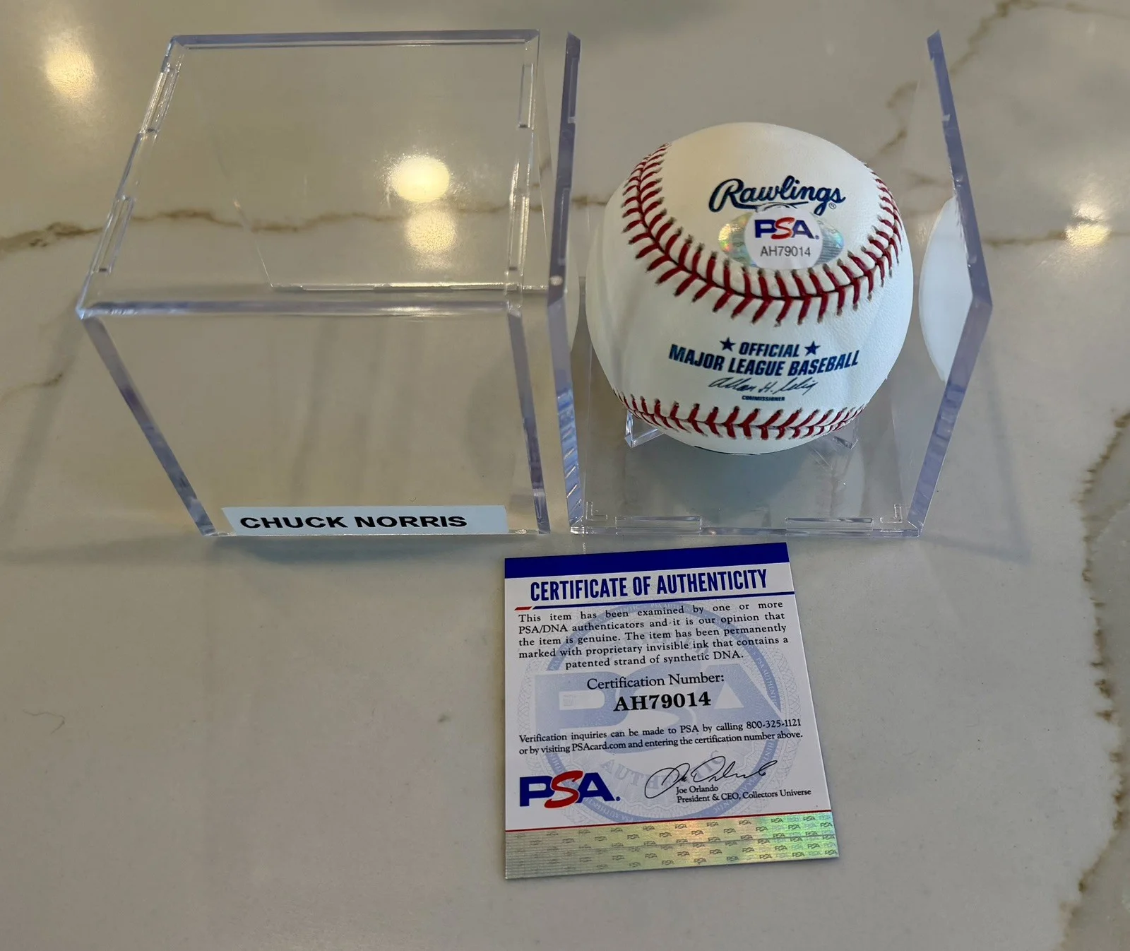 CHUCK NORRIS — CHUCK NORRIS SIGNED AUTOGRAPH BASEBALL PSA DNA COA SUPER RARE SWEETSPOT RIP, изображение 3