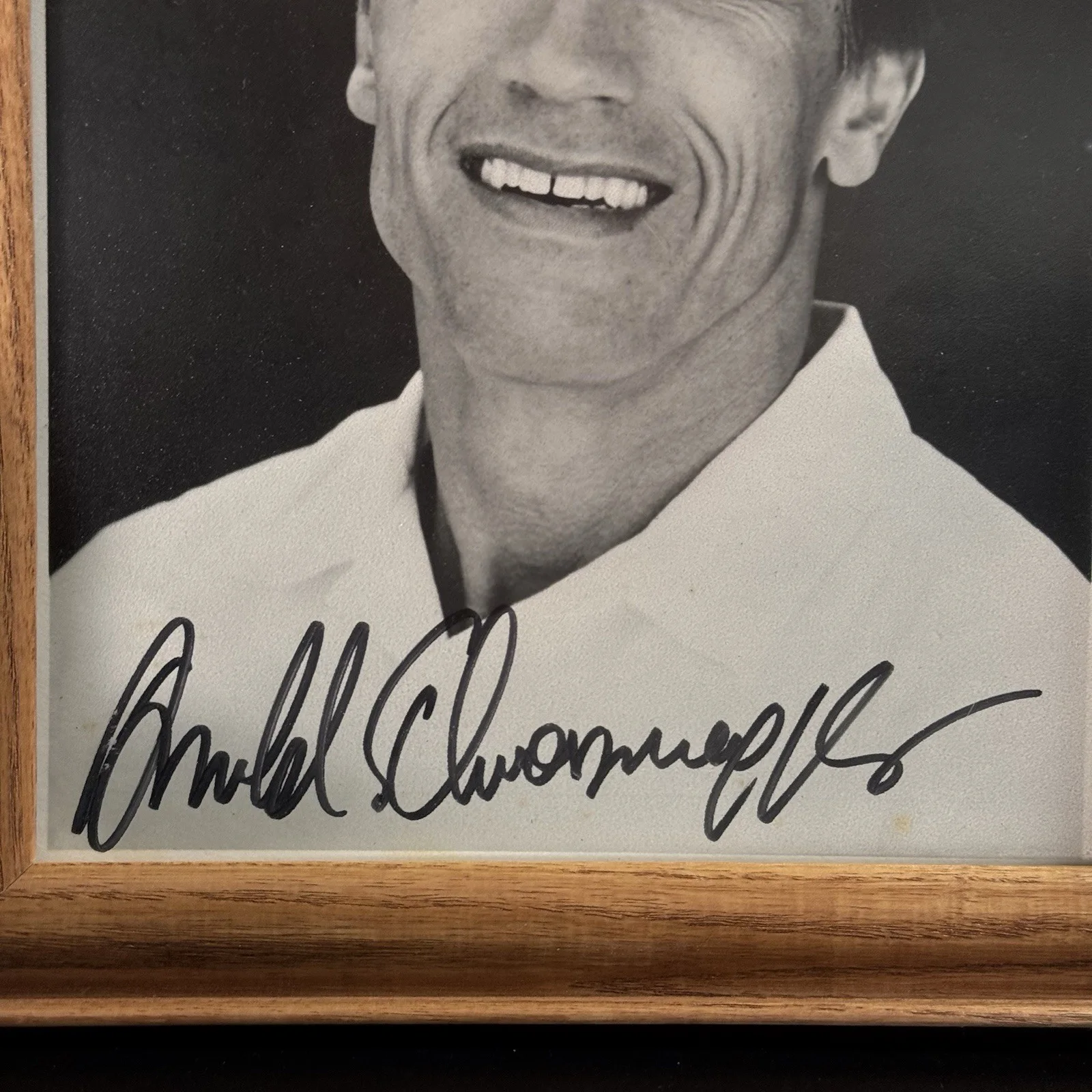 Vtg Autographed Hand Signed Framed Photo Of Arnold Schwarzenegger, image 2