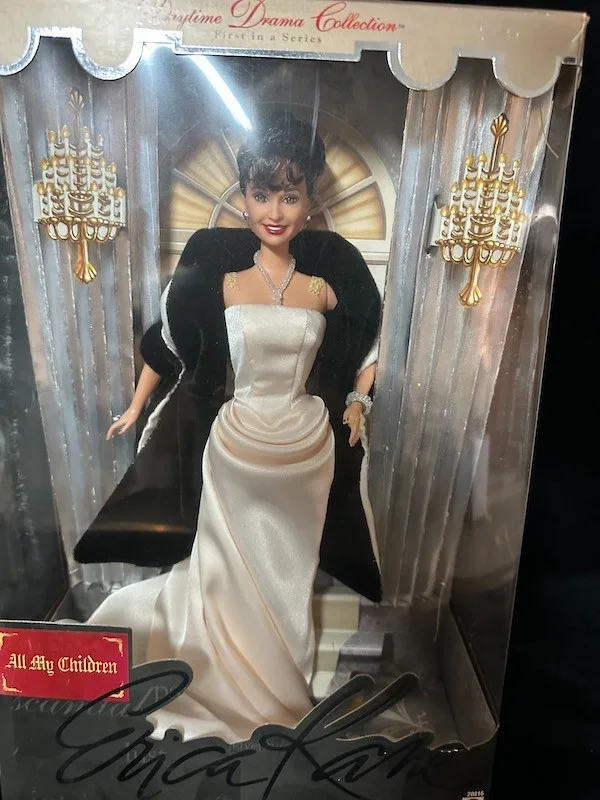 Susan Lucci — 2 ERICA KANE Barbie Dolls SIGNED by SUSAN LUCCI 1998 New in Box w/ Pic @ Signing, изображение 2