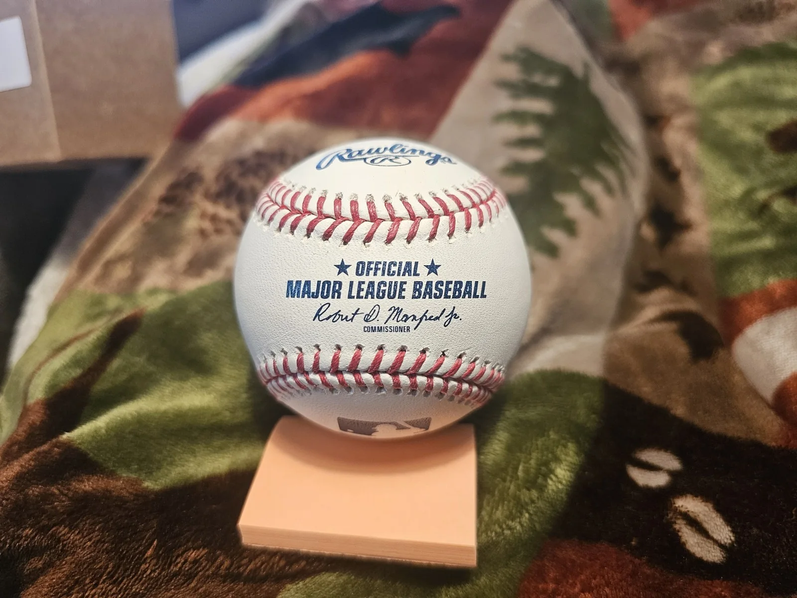 CHUCK NORRIS — Chuck Norris Auto Official MLB Baseball - Autographed At Last Public Signing 🔥, изображение 3