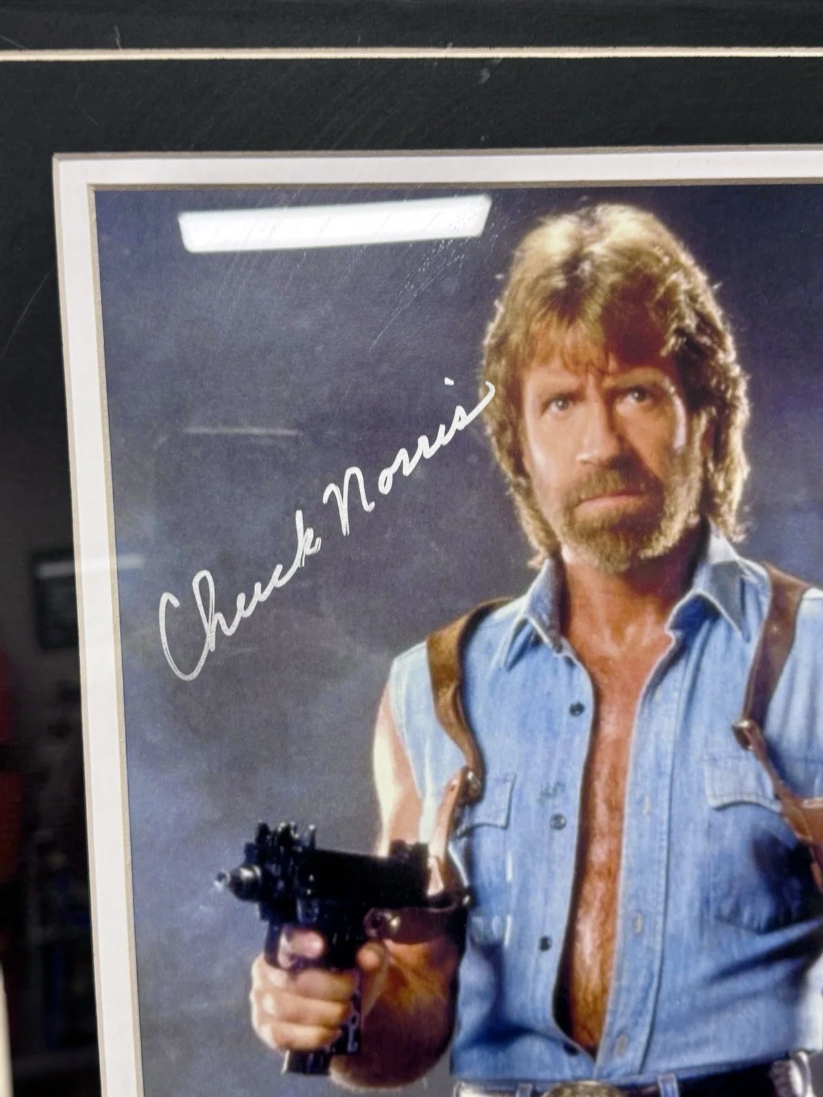 Chuck Norris — Chuck Norris Signed & Custom Framed Invasion U.S.A. 12x18 Photo With JSA COA, изображение 2