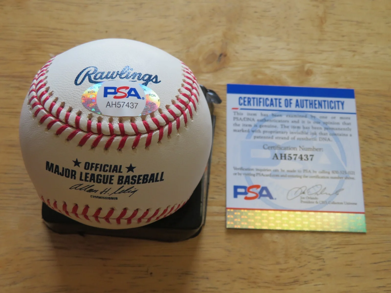CHUCK NORRIS — CHUCK NORRIS signed Baseball PSA AH57437 THE DELTA FORCE Walker, Texas Ranger, image 2