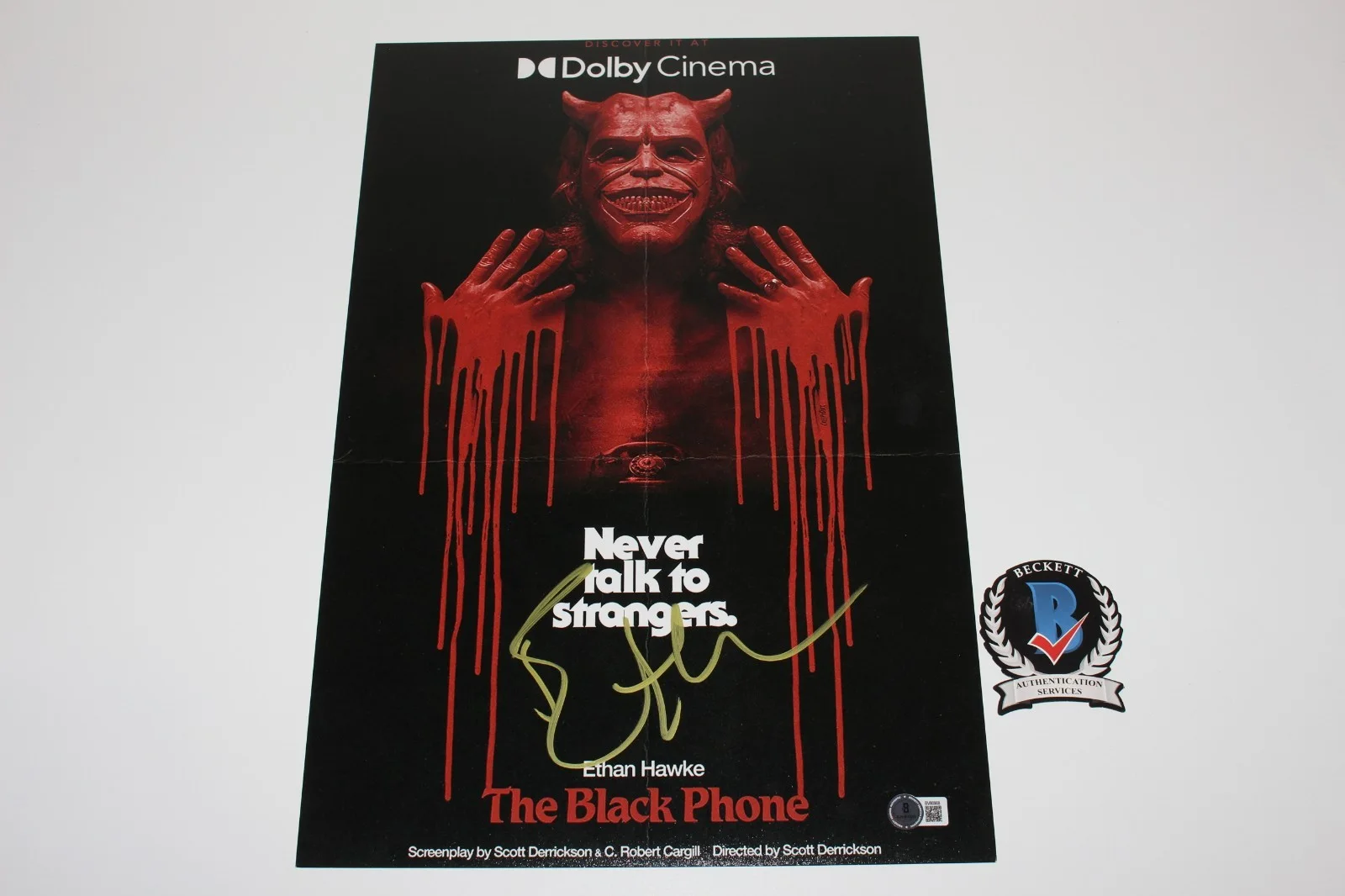 Ethan Hawke — ETHAN HAWKE SIGNED THE BLACK PHONE 12x18 MOVIE POSTER BECKETT COA BAS AUTOGRAPH, изображение 3