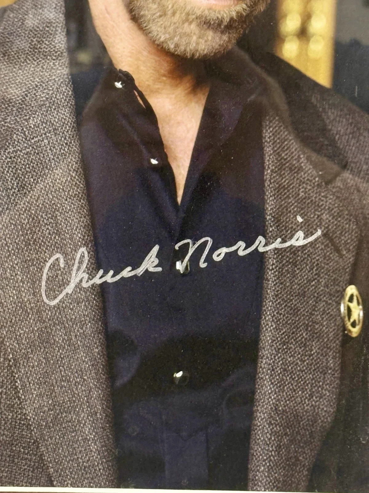 Chuck Norris — Chuck Norris Signed & Custom Framed Walker Texas Ranger 12x18 Photo With JSA COA, изображение 2