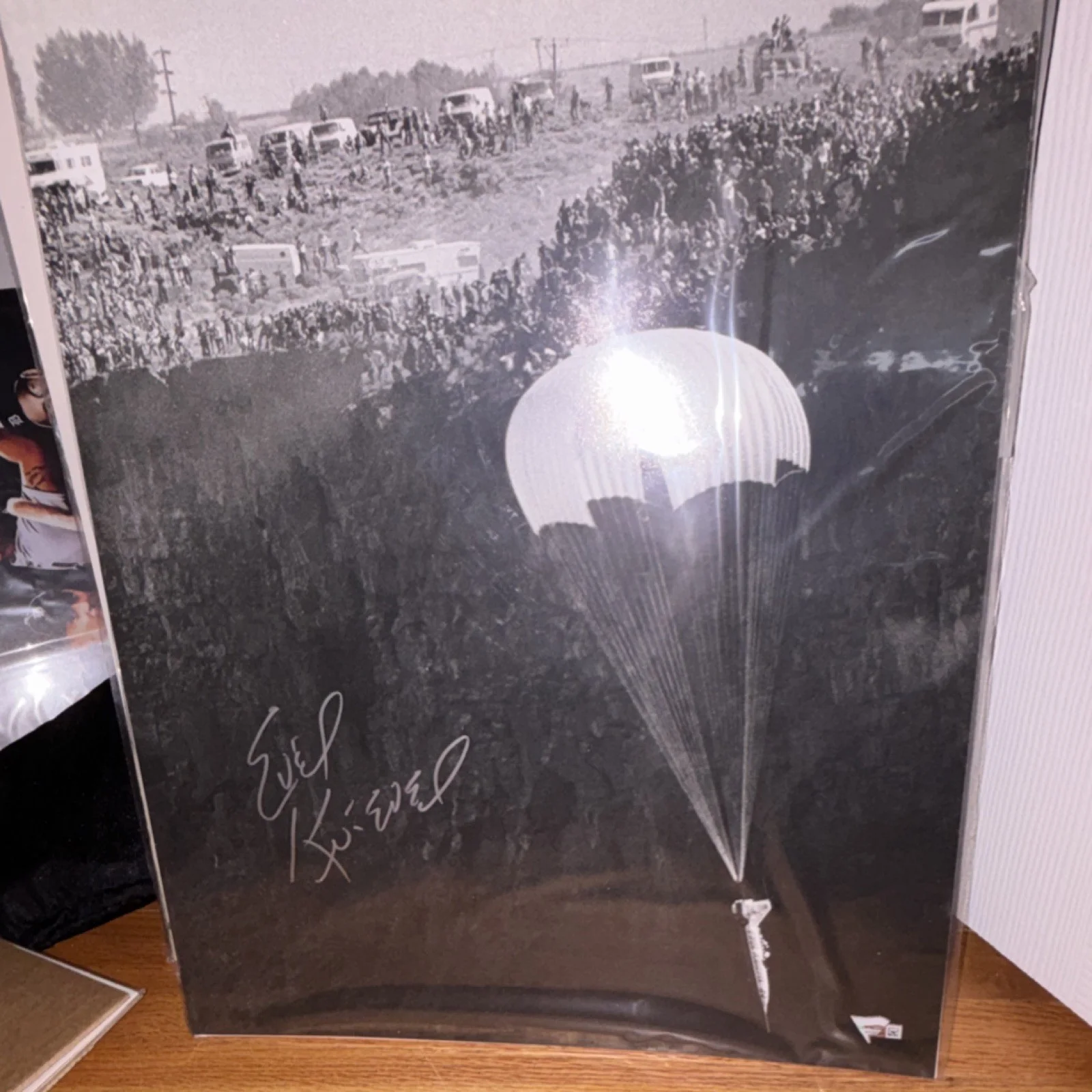Evel Knievel — Evel Knievel Original Autographed Movie Photograph COA Parachute Jump 16x20