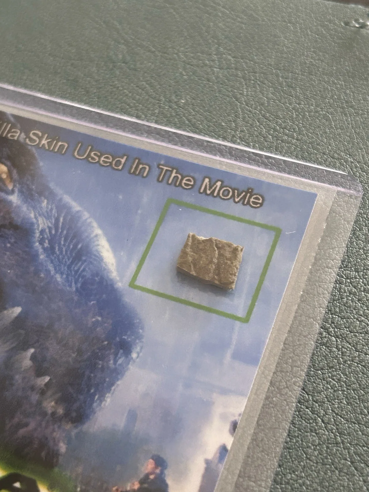Godzilla Skin Film Prop COA Display Used 1998 Costume Movie Memorbillia Sci Fi, изображение 2