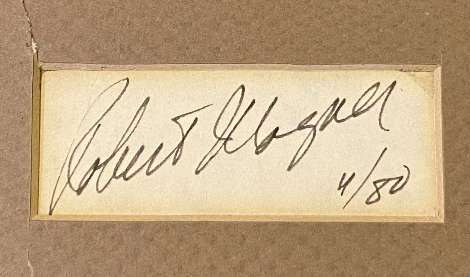 Actor Robert Wagner Signed & Matted Notecard with Picture, image 2