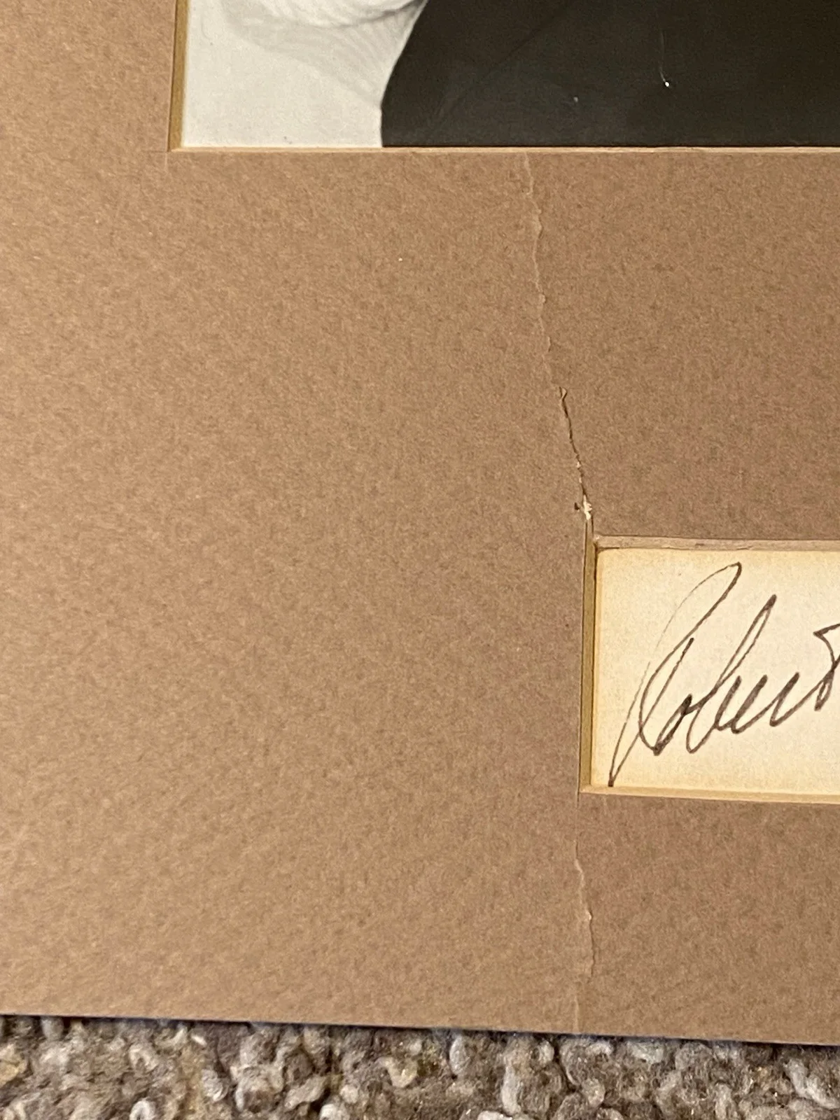 Actor Robert Wagner Signed & Matted Notecard with Picture, image 3