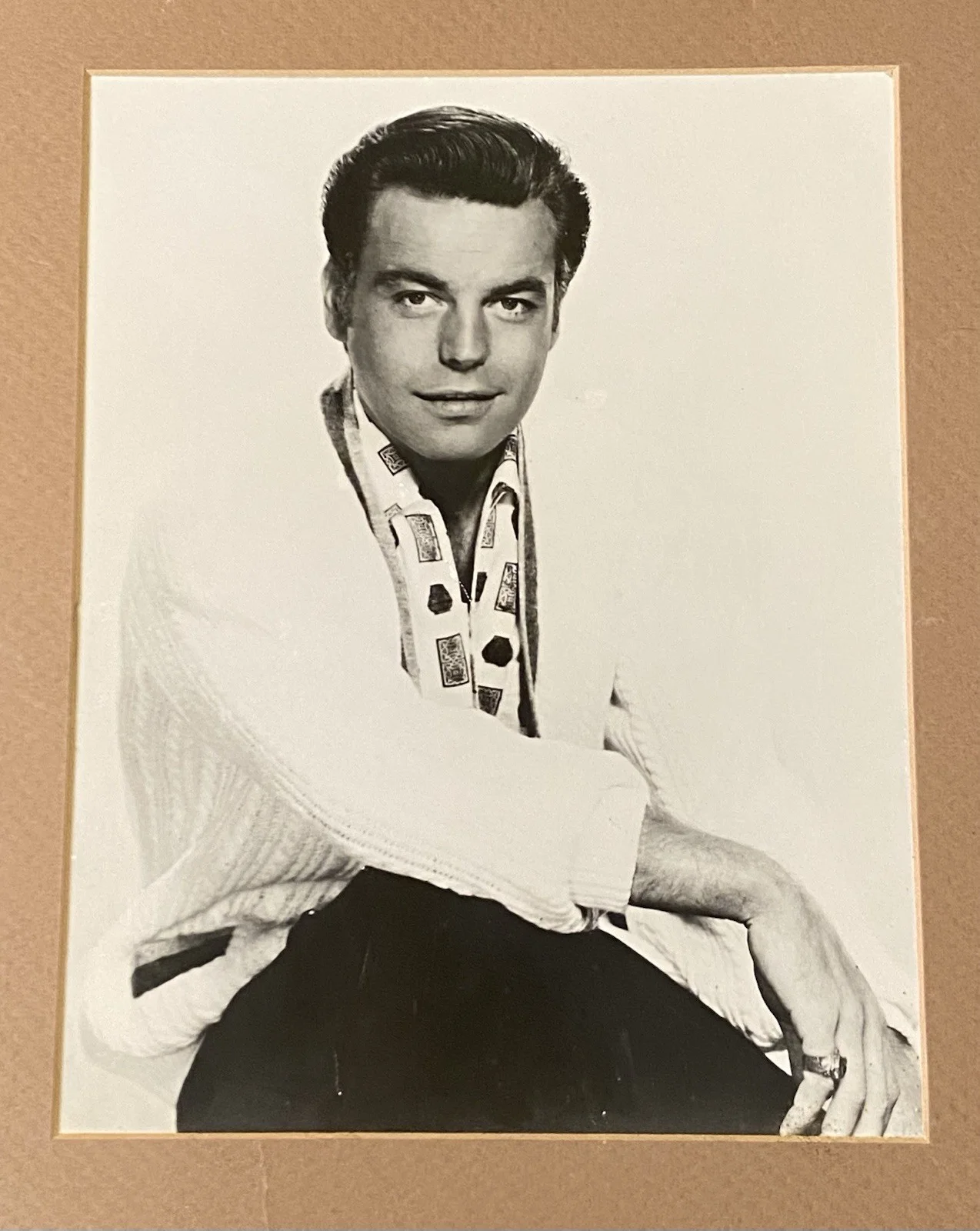 Actor Robert Wagner Signed & Matted Notecard with Picture, image 4