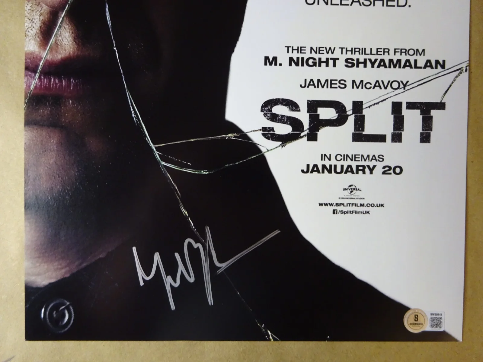 M Night Shyamalan — Signed M Night Shyamalan Autographed Split 11"x17" Photo Beckett BAS COA, image 3