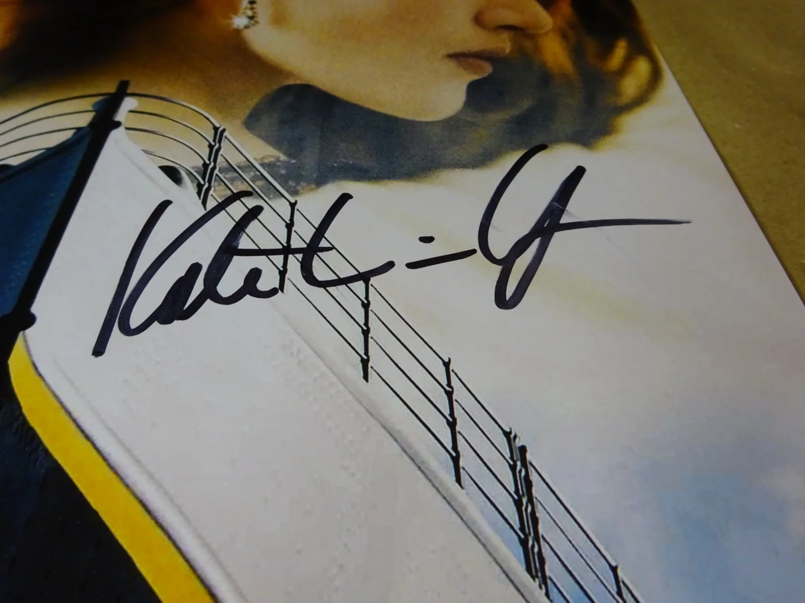 Kate Winslet — Signed Kate Winslet Autographed Titanic 11"x17" Photo Beckett BAS COA, image 4