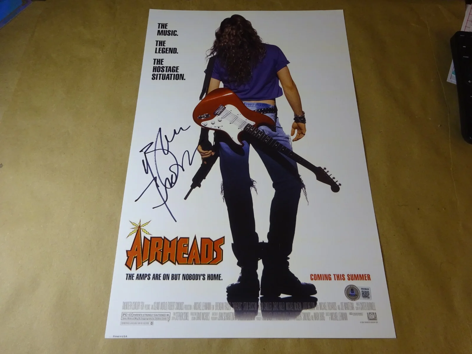 Brendan Fraser — Signed Brendan Fraser Autographed Airheads 11"x17" Photo Beckett BAS COA, image 2
