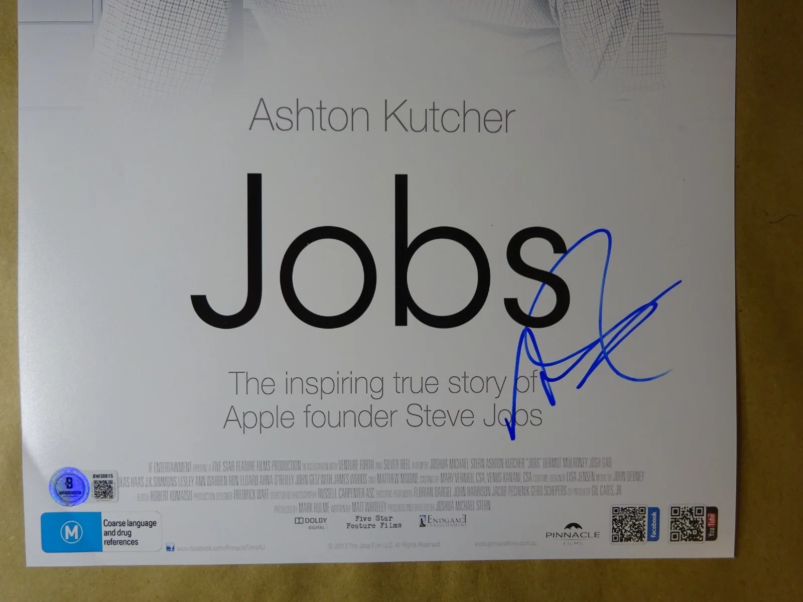 Ashton Kutcher — Signed Ashton Kutcher Autographed Jobs 11"x17" Photo Beckett BAS COA, image 3
