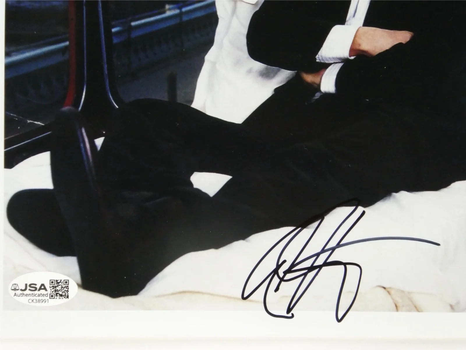 Colin Firth — Colin Firth Signed 8x10 Photo Autographed JSA COA, изображение 3