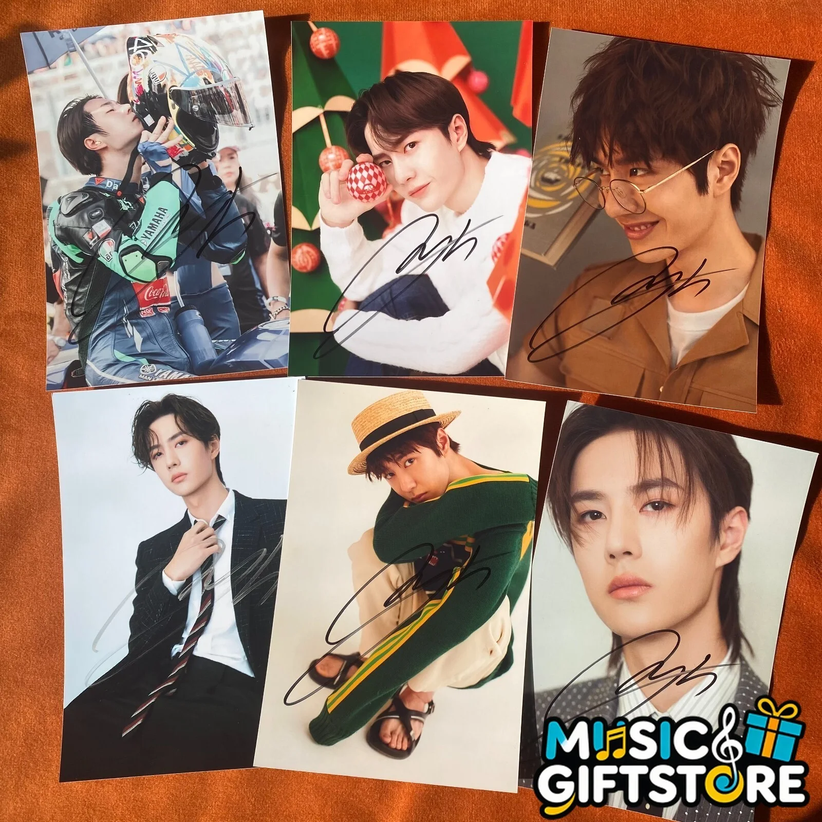 WANG YIBO Autographed Signed Photo 4*6 Gifts Collection 王一博 2018 #MUGS, image 2