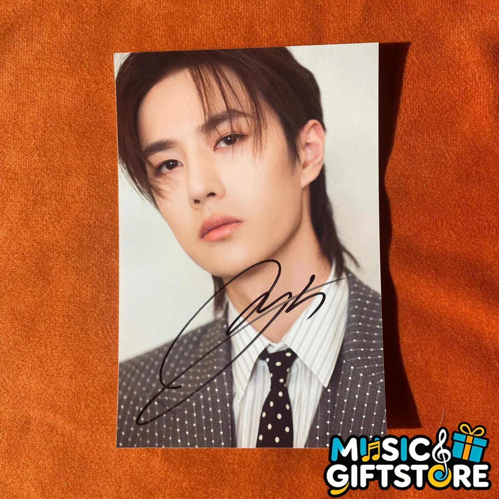 WANG YIBO Autographed Signed Photo 4*6 Gifts Collection 王一博 2018 #MUGS, image 3
