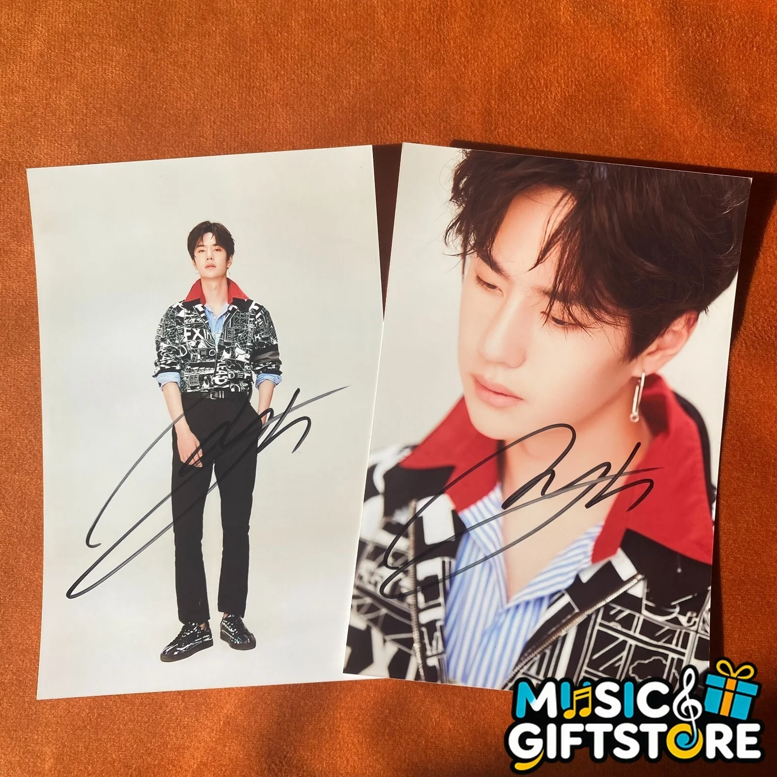 UNIQ WANG YIBO Autographed Signed Photo 4*6 Gifts Collection 王一博 2018 #MUGS, изображение 2