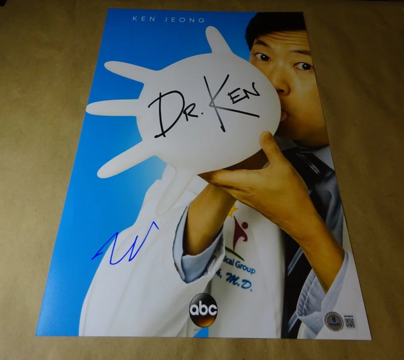 Ken Jeong — Signed Ken Jeong Autographed 11"x17" Dr. Ken Photo Beckett BAS COA, image 2