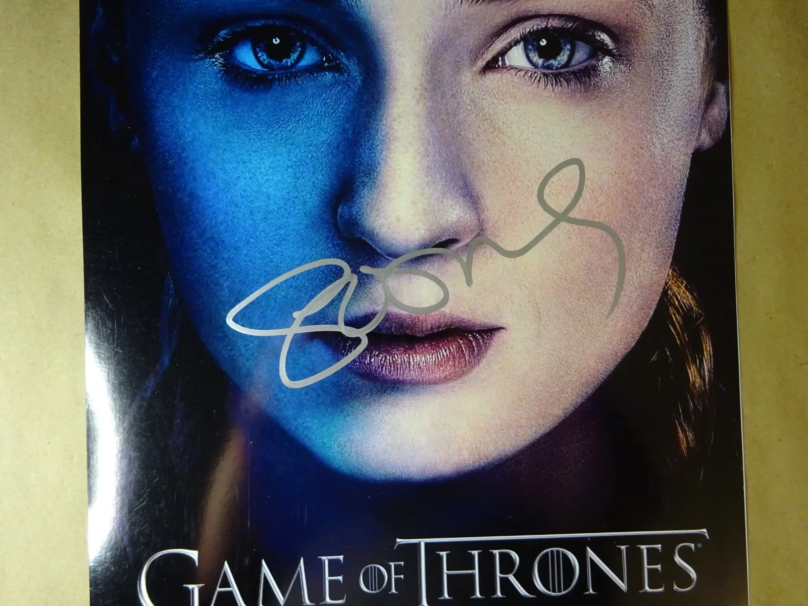 Sophie Turner — Signed Sophie Turner Autographed 12"x18" Game of Thrones Photo Beckett BAS COA, image 3