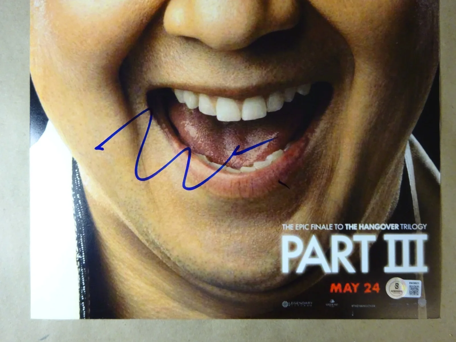 Ken Jeong — Signed Ken Jeong Autographed 12"x18" The Hangover Part III Photo Beckett BAS COA, изображение 3