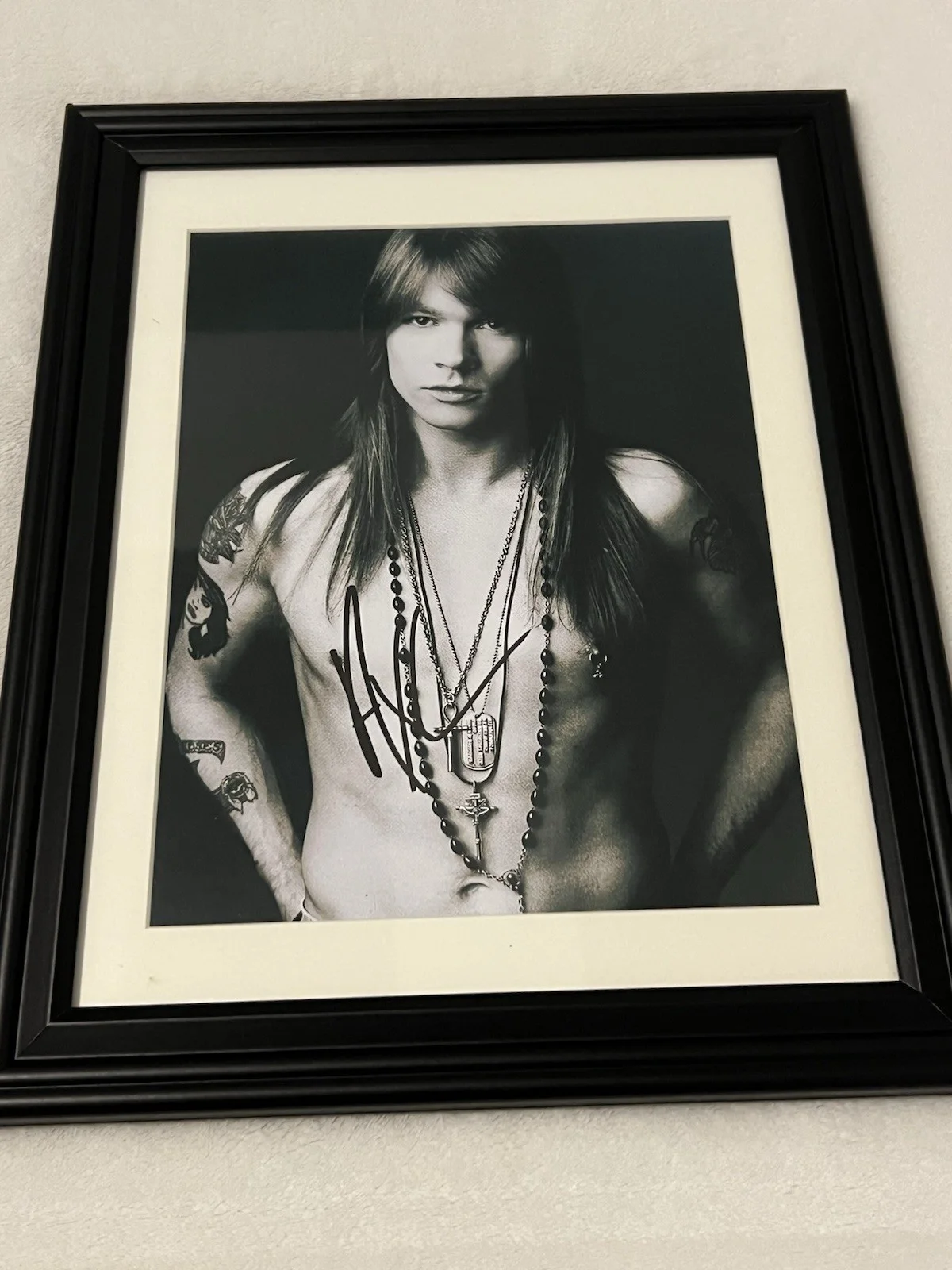 AXL ROSE Guns And Roses Autographed 8 X 11.5 Signed Photo Framed, image 2