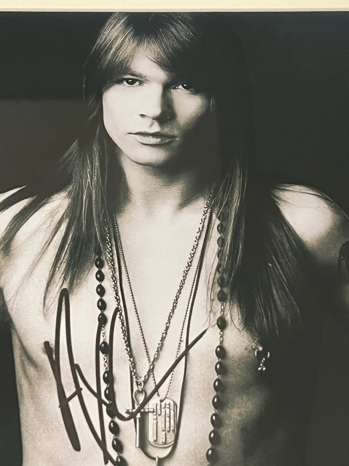 AXL ROSE Guns And Roses Autographed 8 X 11.5 Signed Photo Framed, image 5
