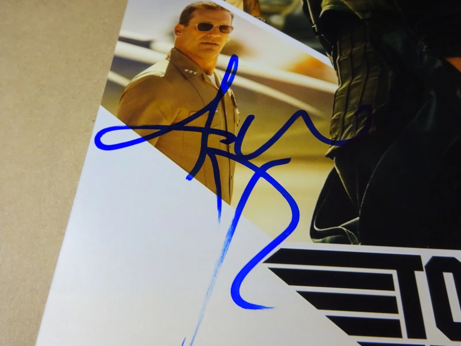 Jon Hamm — Signed Jon Hamm Autographed 12"x18" Top Gun Maverick Photo Beckett BAS COA, изображение 4