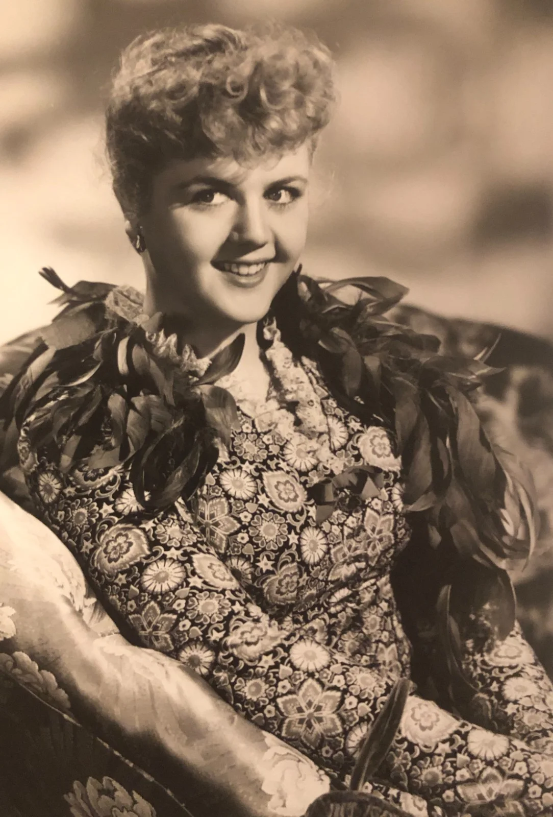 Angela Lansbury — Angela Lansbury Autographed Memorabilia w/ Gaslight Lobby cards and photos, изображение 4