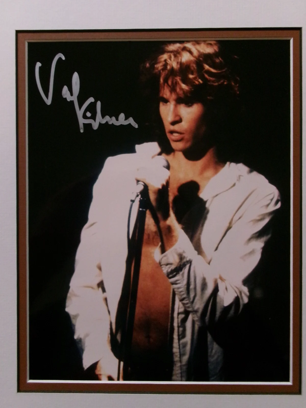 Val Kilmer — Signed Val Kilmer 8 x 10 Photo Double Matte 11 x 14 Frame Tru Vue Glass COA, изображение 2