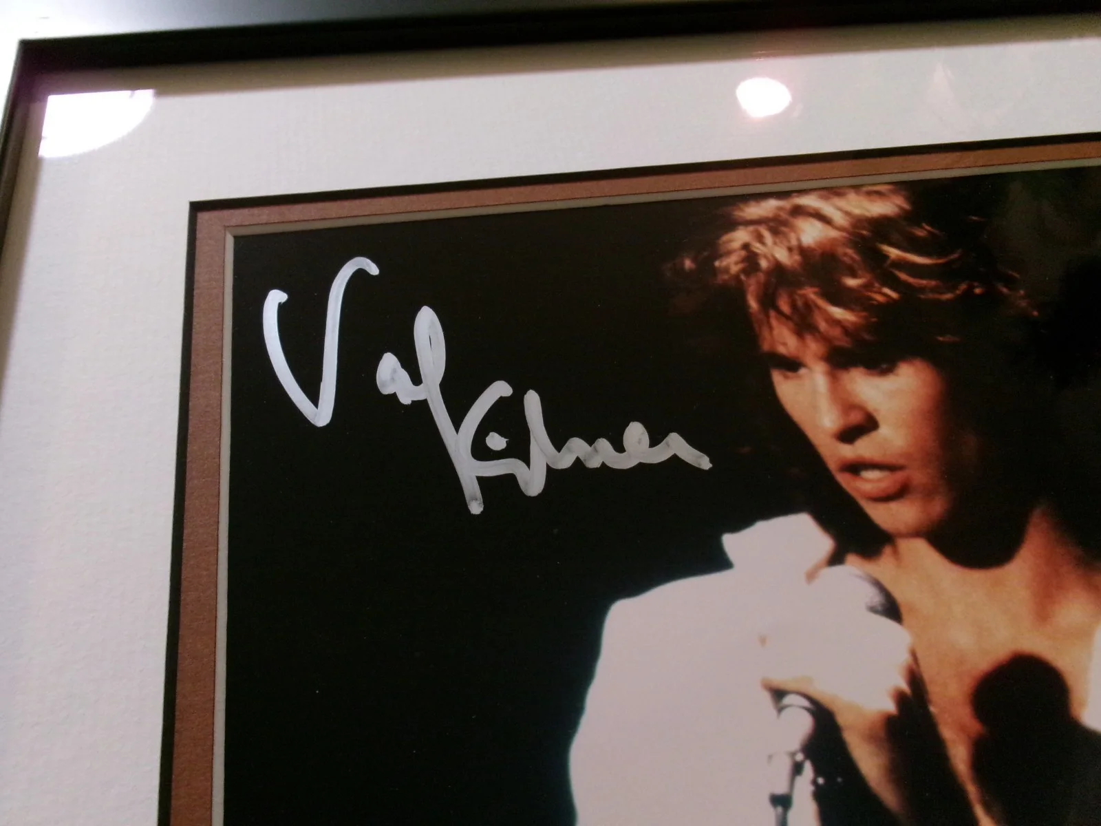 Val Kilmer — Signed Val Kilmer 8 x 10 Photo Double Matte 11 x 14 Frame Tru Vue Glass COA, изображение 3