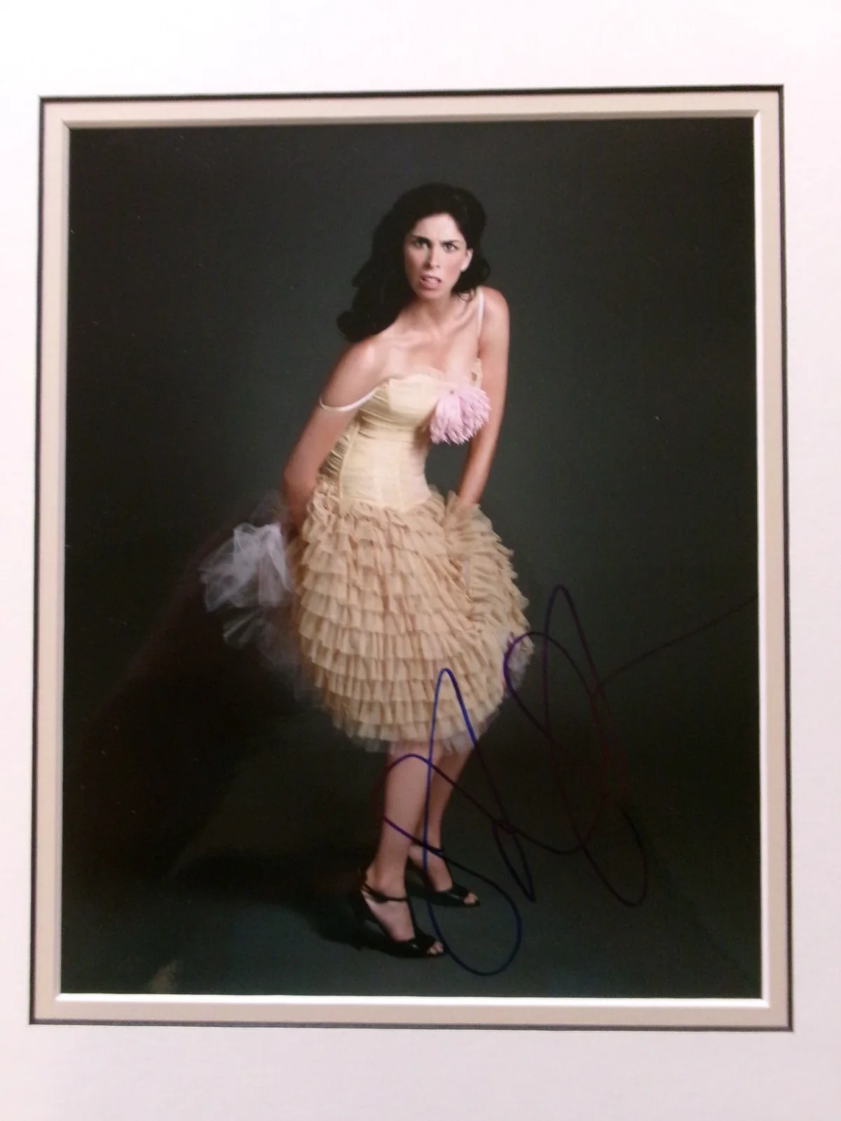Sarah Silverman — Signed Sarah Silverman 8 x 10 Photo Double Matted 11 x 14 Frame Tru Vue Glass, image 2