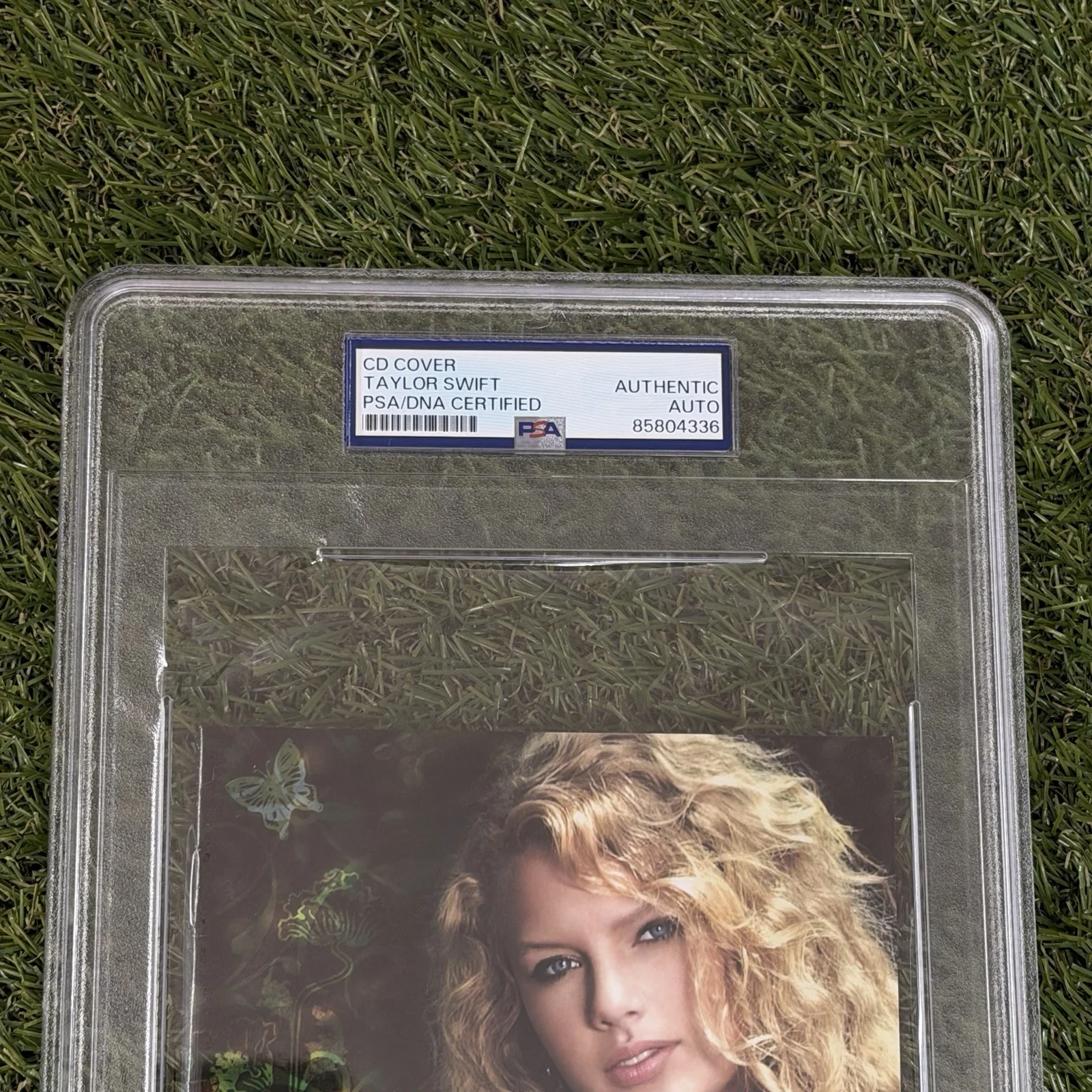Taylor Swift Signed Debut CD 1st Cover Album PSA/DNA Rare Early Auto, image 2