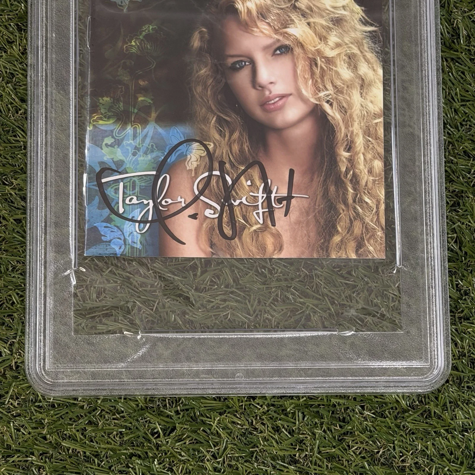 Taylor Swift Signed Debut CD 1st Cover Album PSA/DNA Rare Early Auto, image 3